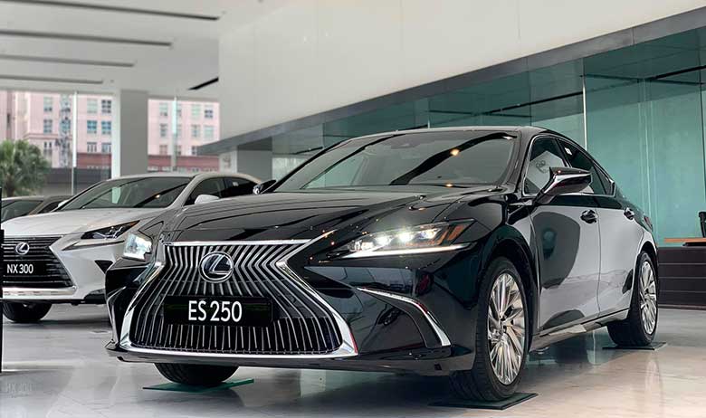 Thay Ắc quy xe Lexus ES250 tại nhà