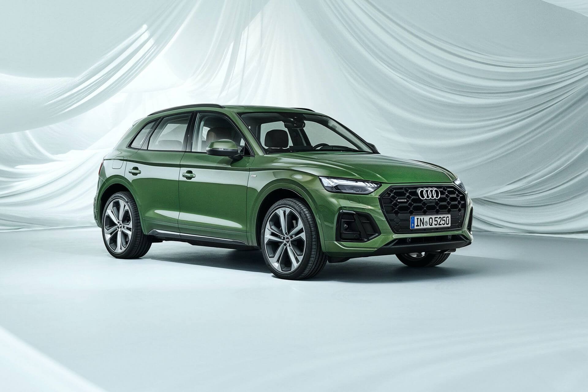 thay ắc quy xe Audi Q5 tại nhà 0333266768