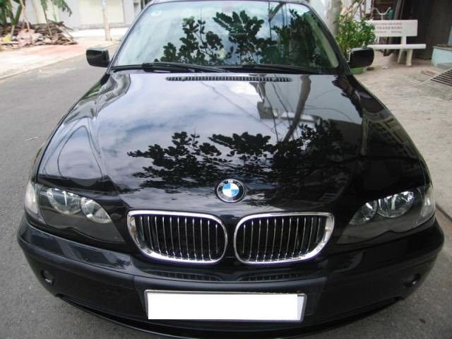 thay ắc quy xe BMW 325i tại nhà