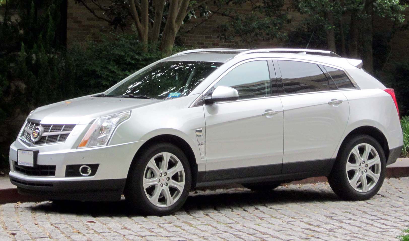 thay ắc quy xe Cadillac SRX4 tại nhà 0333266768