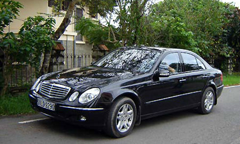 Thay Ắc quy xe Mercedes C240 tại nhà