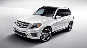 xe Mercedes GLK 250  thay ắc quy tại nhà 0333266768