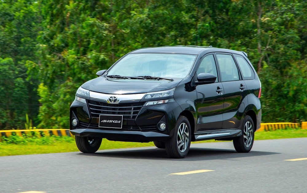 thay ắc quy xe Toyota Avanza tại nhà